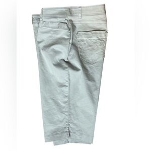 Laura Petites stretch cotton/rayon sateen bermuda short pocket detail hem slit